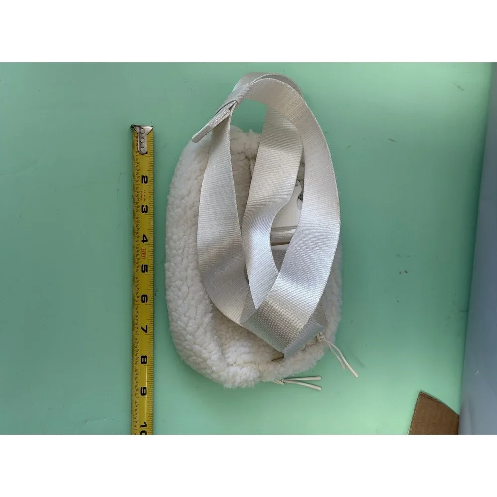 Fabletics Sherpa Fleece‎ Belt Bag Fanny Pack White Adjustable Strap